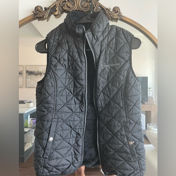 Free Country Jackets & Blazers - Small. Black. Free country. Reversible vest. Polyester/faux fur.